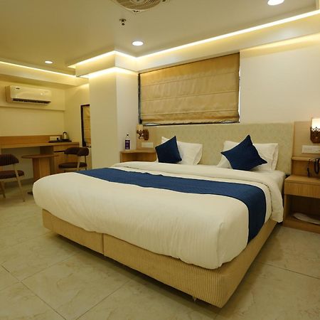 Hotel 6 Seasons, Koregoan Park, Pune Eksteriør bilde