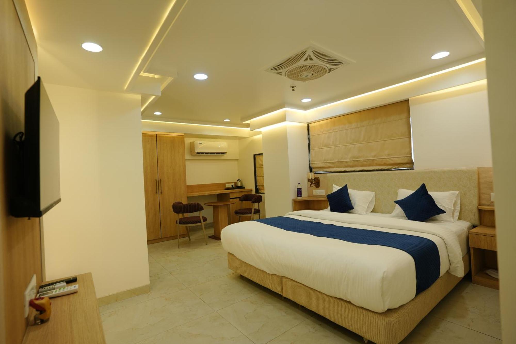 Hotel 6 Seasons, Koregoan Park, Pune Eksteriør bilde