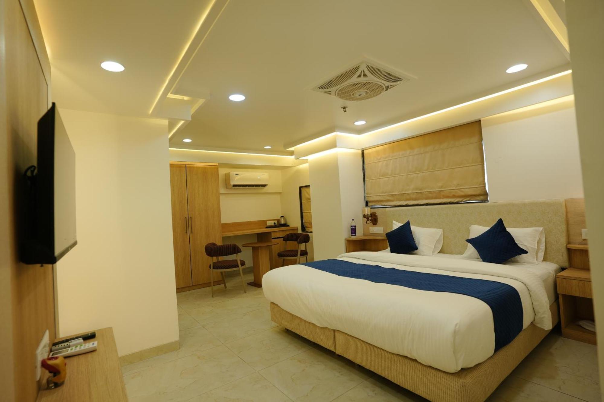 Hotel 6 Seasons, Koregoan Park, Pune Eksteriør bilde