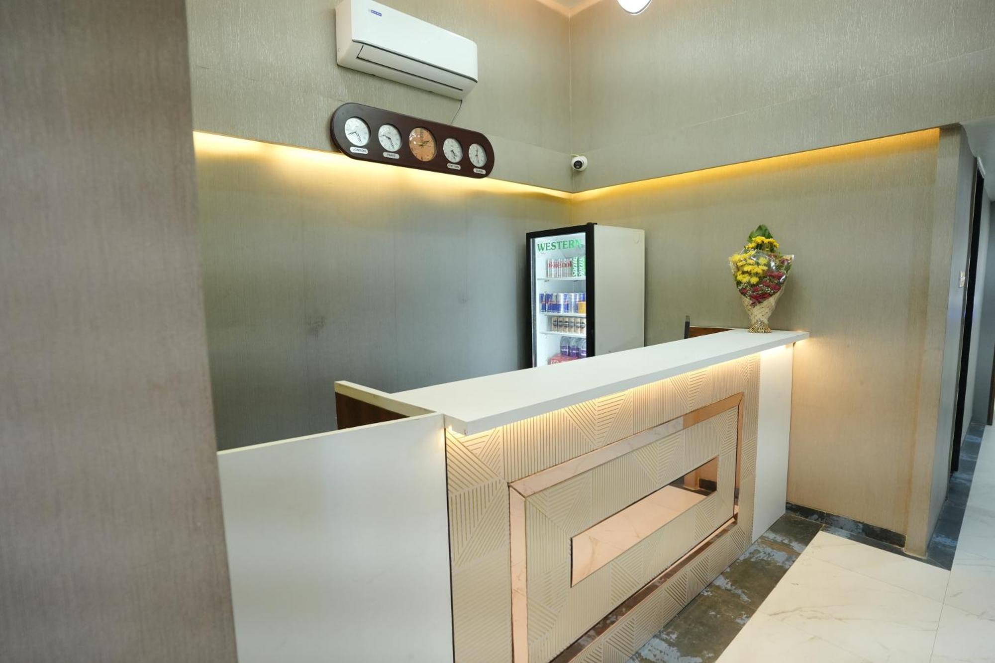 Hotel 6 Seasons, Koregoan Park, Pune Eksteriør bilde