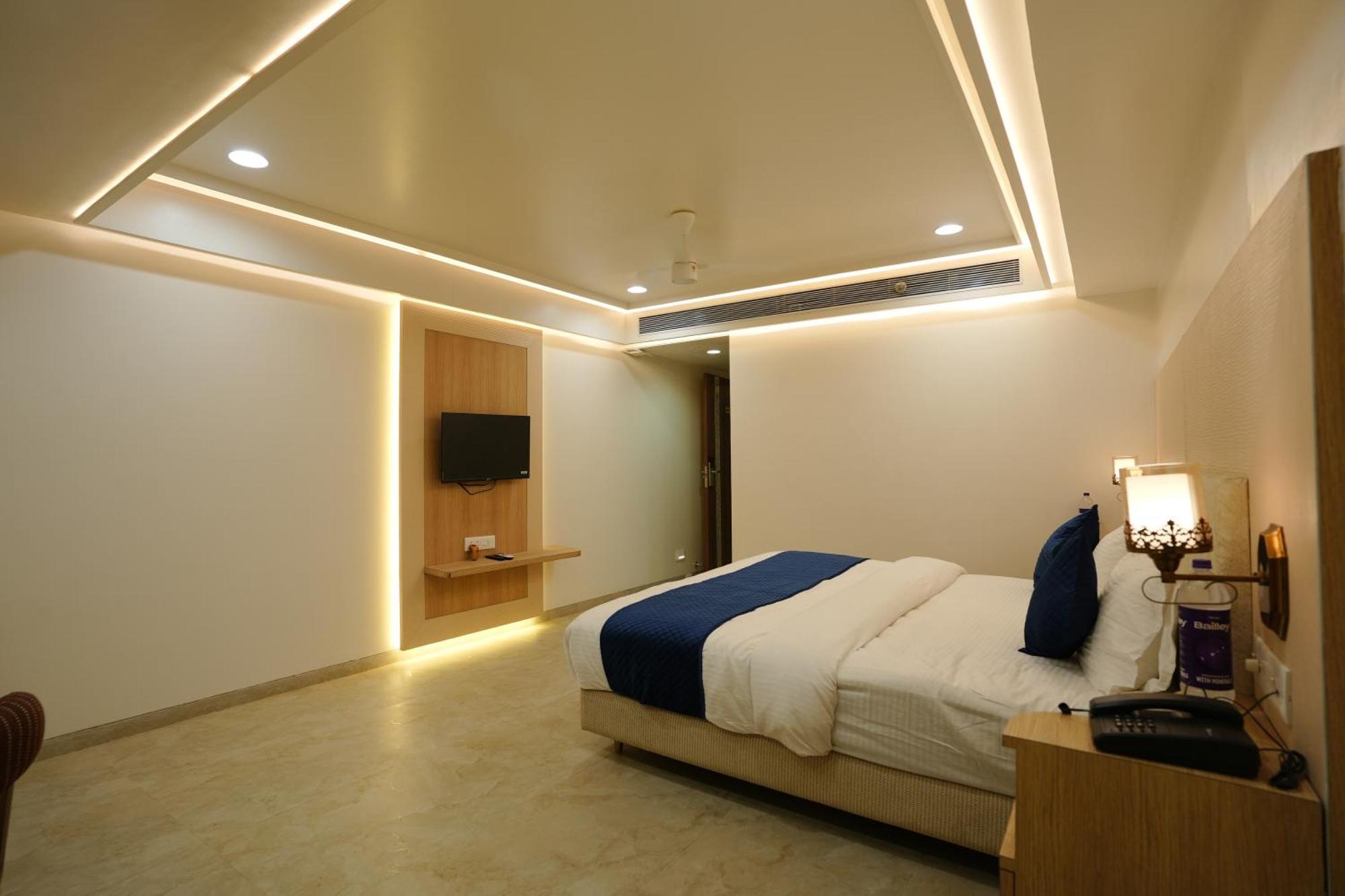 Hotel 6 Seasons, Koregoan Park, Pune Eksteriør bilde