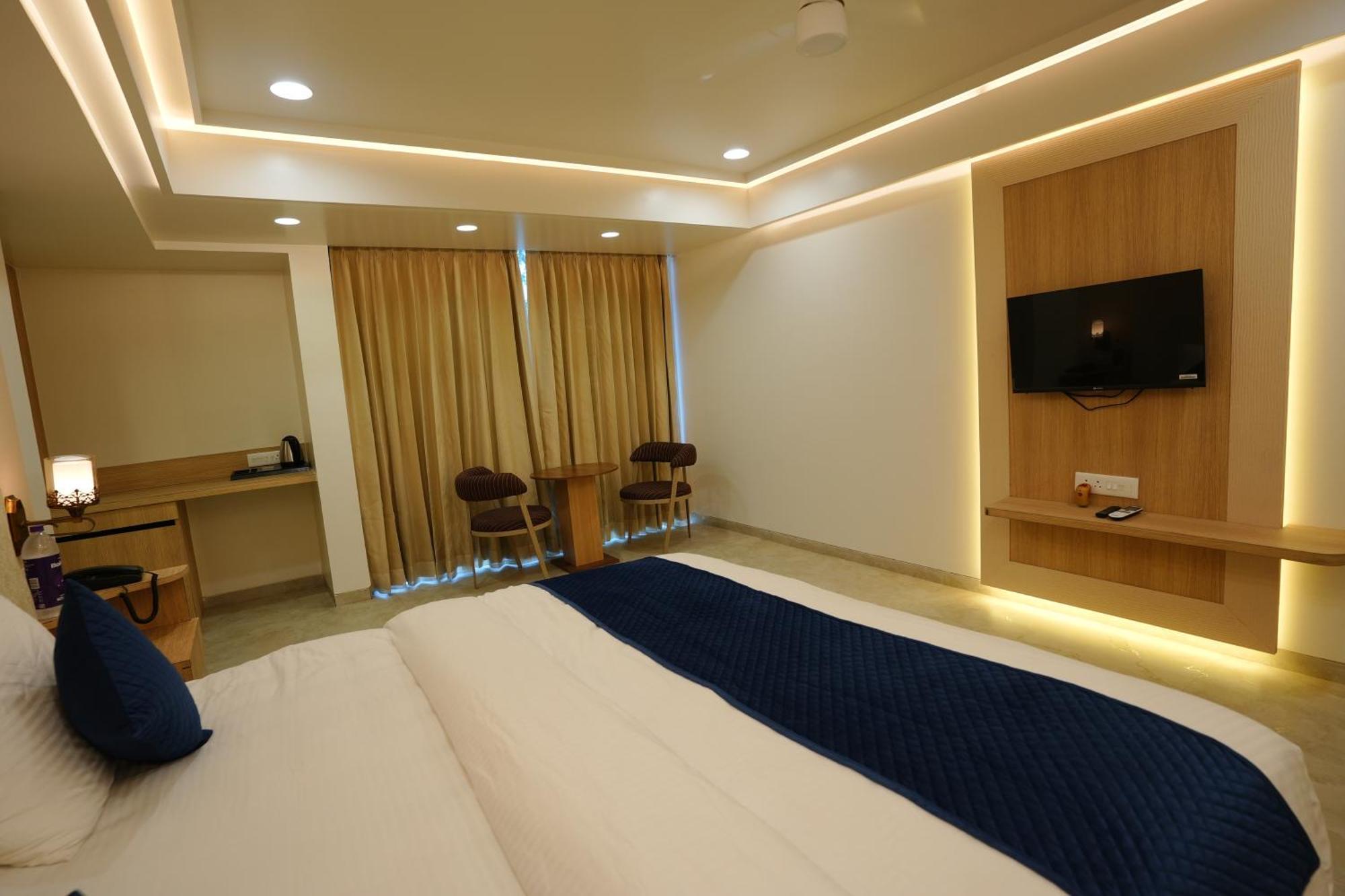 Hotel 6 Seasons, Koregoan Park, Pune Eksteriør bilde