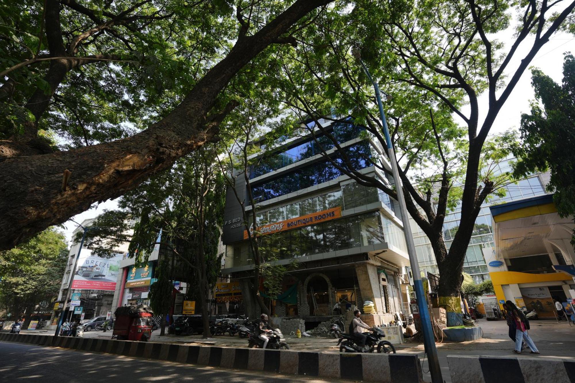 Hotel 6 Seasons, Koregoan Park, Pune Eksteriør bilde