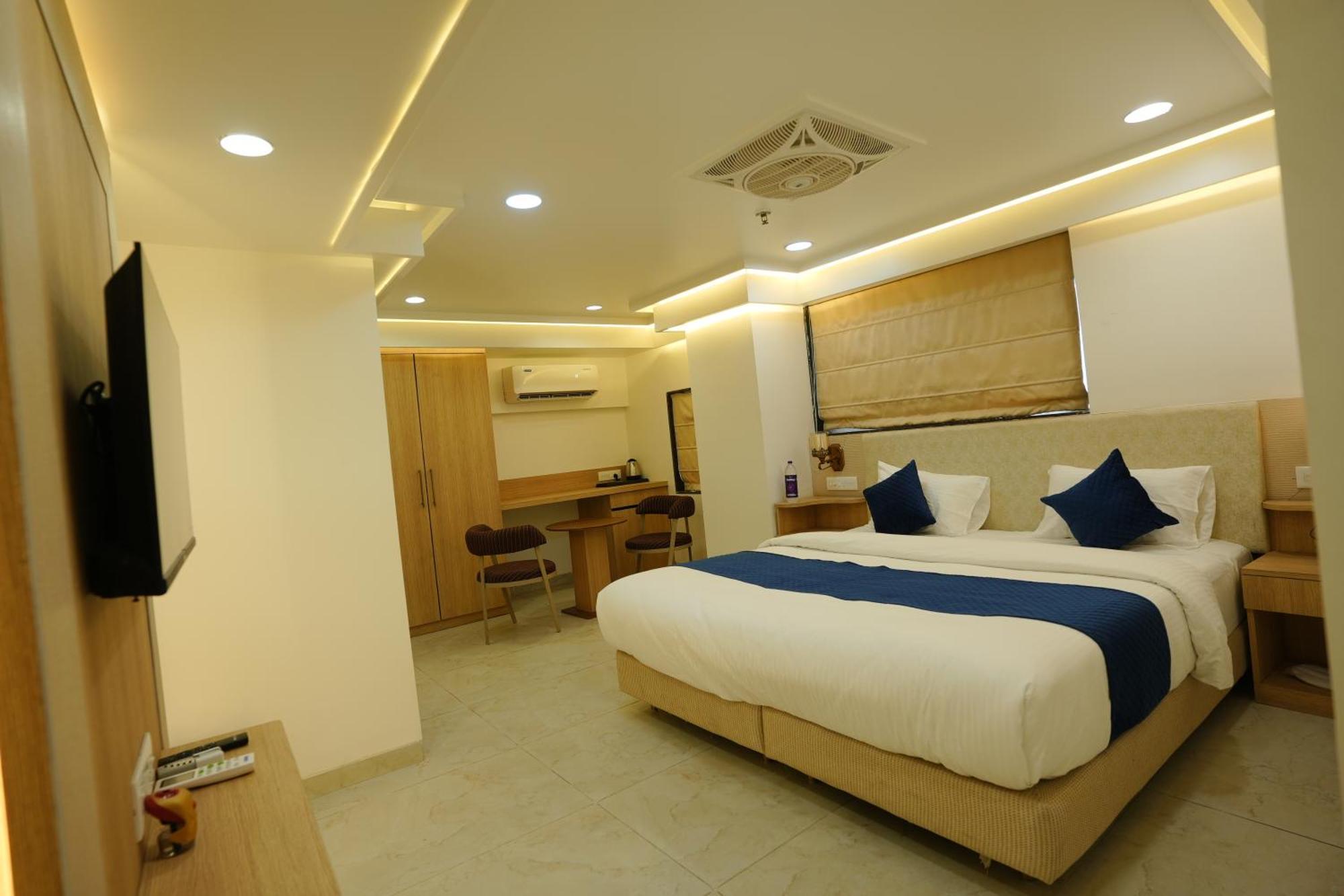 Hotel 6 Seasons, Koregoan Park, Pune Eksteriør bilde